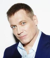 Holt McCallany