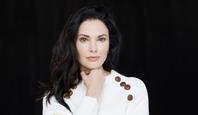 Laura Mennell