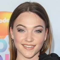 Violett Beane