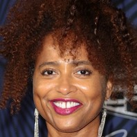 Lisa Nicole Carson