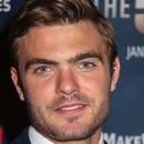 Alex Roe